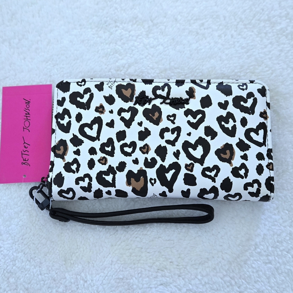 Betsey Johnson Leopard🐆 Hearts❤️ XO Zip Around Wristlet - NWT - Picture 10 of 15